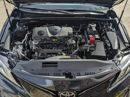 Toyota Camry 2023 года за 15 235 000 тг. в Караганда – фото 29