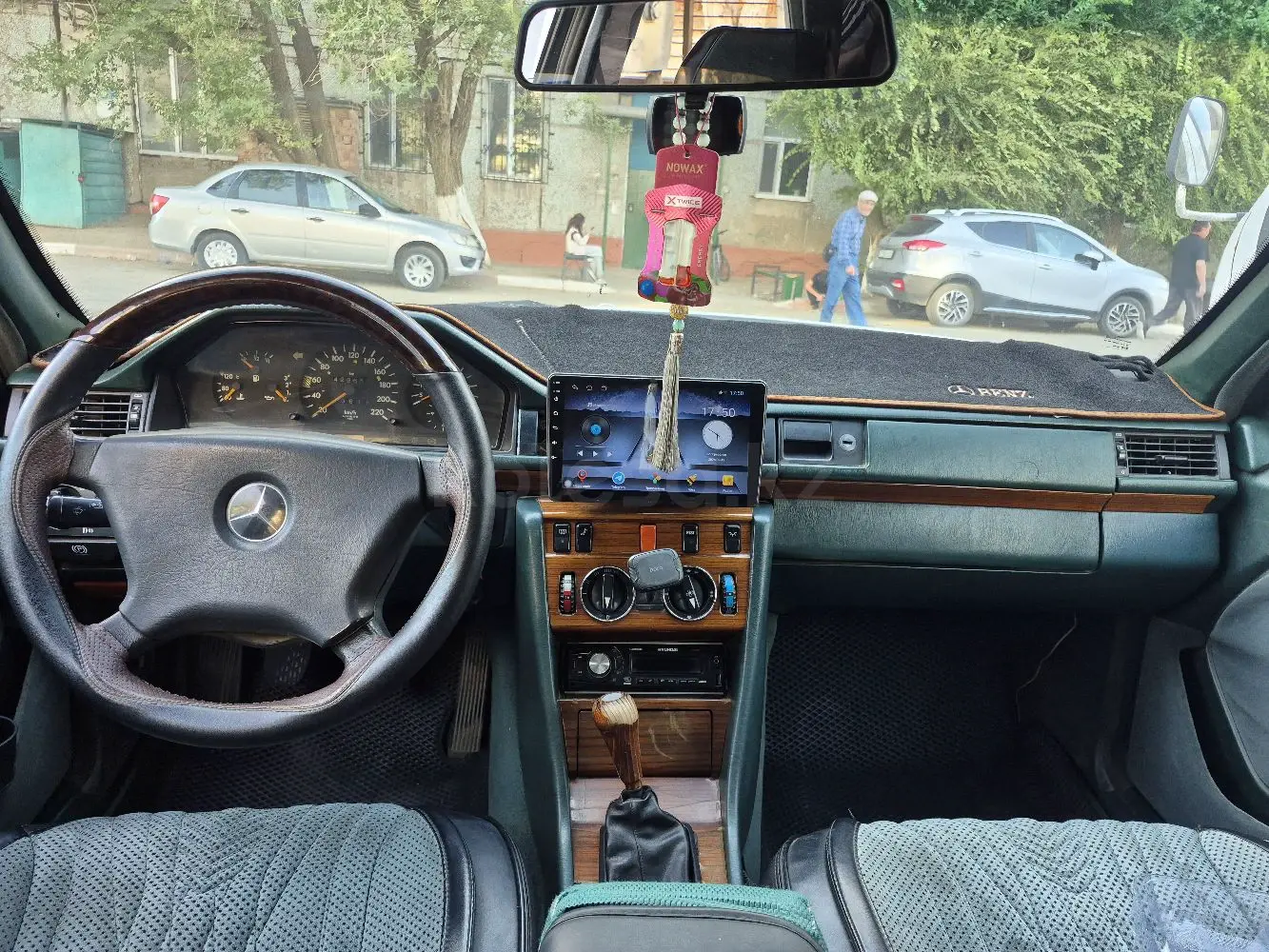 Mercedes-Benz E-Class, 1993