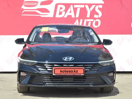 Hyundai Elantra 2022 года за 9 350 000 тг. в Актобе – фото 2