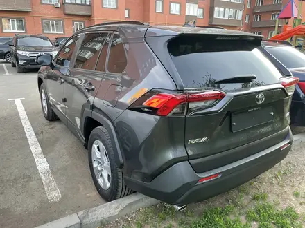 Toyota RAV4 2021 года за 17 500 000 тг. в Уральск – фото 15