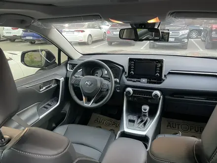 Toyota RAV4 2021 года за 17 500 000 тг. в Уральск – фото 11