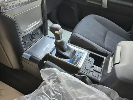 Toyota Land Cruiser Prado 2023 года за 32 000 000 тг. в Актобе – фото 12