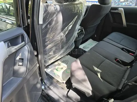 Toyota Land Cruiser Prado 2023 года за 32 000 000 тг. в Актобе – фото 15
