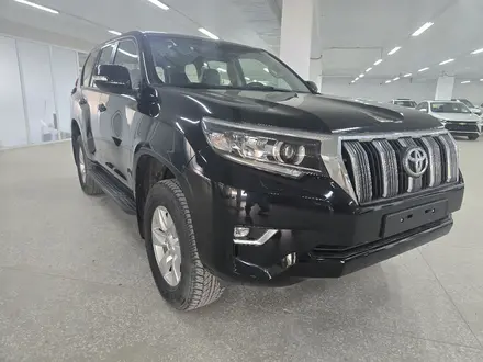 Toyota Land Cruiser Prado 2023 года за 32 000 000 тг. в Актобе – фото 2