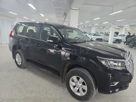 Toyota Land Cruiser Prado 2023 года за 32 000 000 тг. в Актобе – фото 3