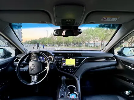 Toyota Camry 2020 года за 14 300 000 тг. в Алматы – фото 5