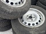 Диски оригинальные разболтовка 5/112 Volkswagen за 2 777 тг. в Актобе