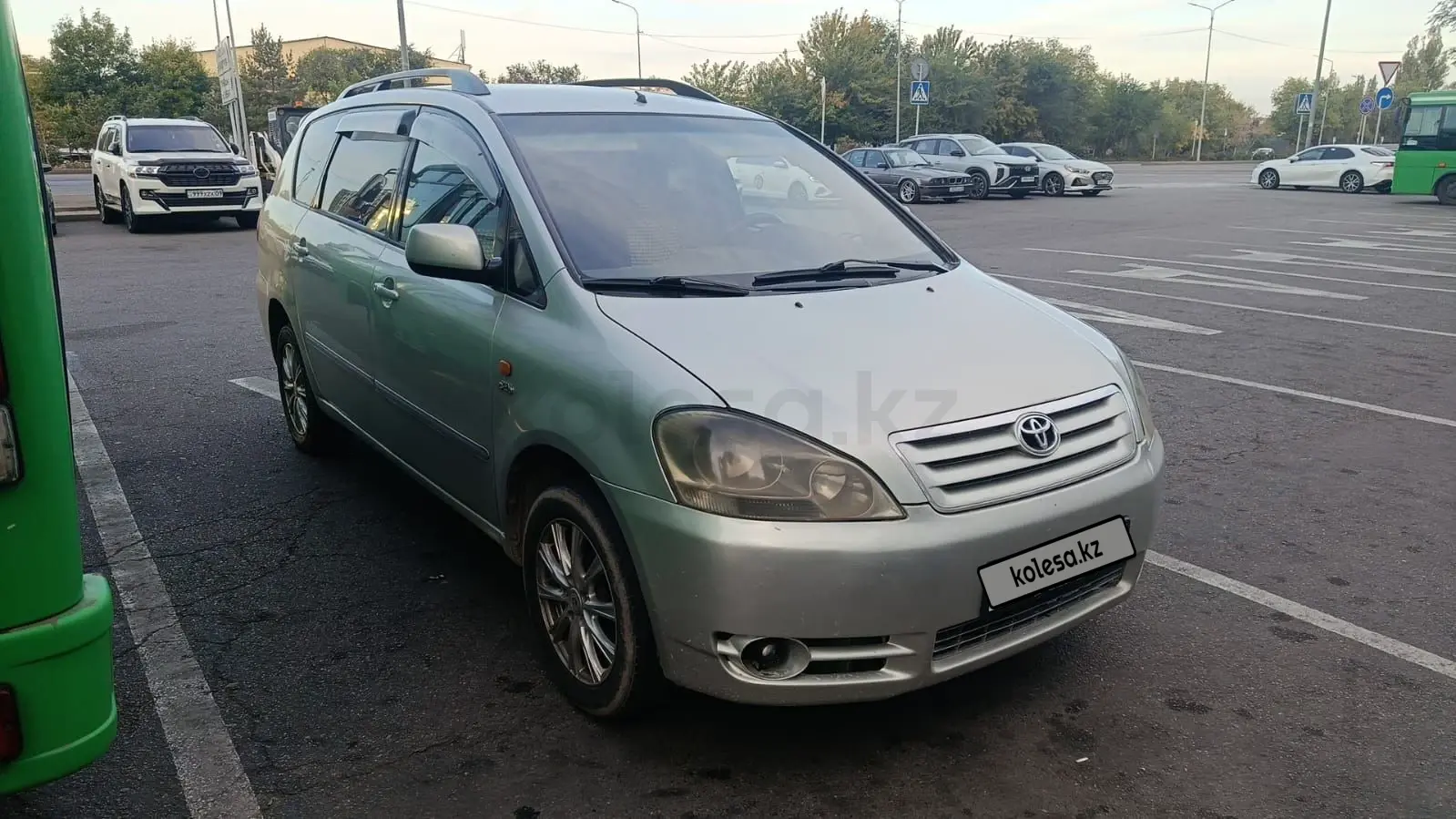 Toyota Avensis Verso, 2002