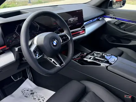BMW 520 2024 года за 31 500 000 тг. в Астана – фото 22