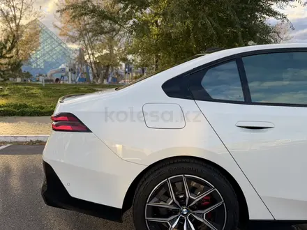BMW 520 2024 года за 31 500 000 тг. в Астана – фото 5