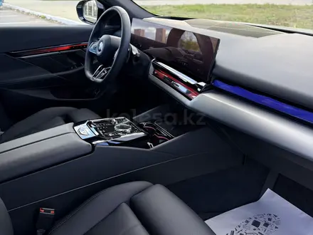 BMW 520 2024 года за 31 500 000 тг. в Астана – фото 29