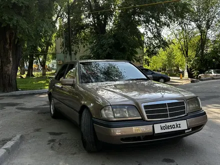 Mercedes-Benz C 180 1994 года за 2 850 000 тг. в Алматы – фото 2