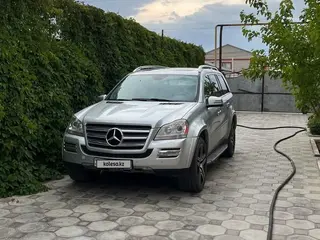 Mercedes-Benz GL 550