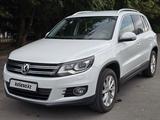Volkswagen Tiguan 2014 года за 8 100 000 тг. в Астана