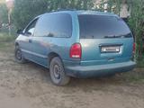 Chrysler Voyager 1998 годаүшін2 200 000 тг. в Актобе – фото 2