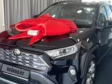 Toyota RAV4 2021 года за 17 500 000 тг. в Экибастуз