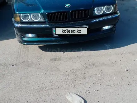 BMW 728 1998 года за 2 800 000 тг. в Алматы