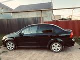 Chevrolet Aveo 2009 года за 2 400 000 тг. в Уральск – фото 2
