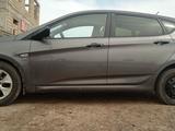 Hyundai Accent 2016 года за 3 000 000 тг. в Атырау – фото 2