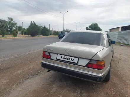 Mercedes-Benz E 230 1991 года за 1 750 000 тг. в Тараз – фото 3