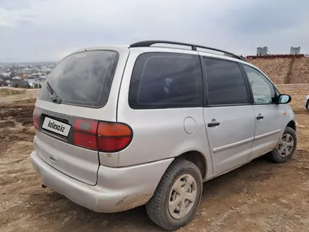 Volkswagen Sharan 1998 года за 1 700 000 тг. в Тараз – фото 4