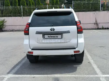 Toyota Land Cruiser Prado 2019 года за 23 000 000 тг. в Алматы – фото 12