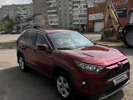 Toyota RAV4 2021 года за 16 000 000 тг. в Усть-Каменогорск – фото 2