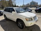 Toyota Highlander 2001 года за 6 300 000 тг. в Усть-Каменогорск – фото 2
