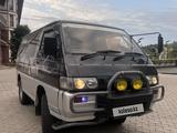 Mitsubishi Delica 1995 годаfor2 800 000 тг. в Алматы – фото 2