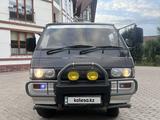 Mitsubishi Delica 1995 годаfor2 800 000 тг. в Алматы – фото 3