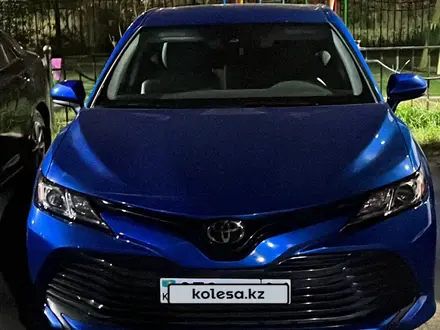 Toyota Camry 2020 года за 13 000 000 тг. в Астана