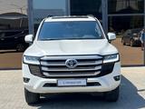 Toyota Land Cruiser 2023 года за 57 750 000 тг. в Уральск – фото 2