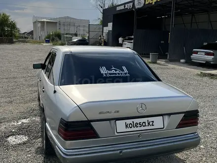 Mercedes-Benz E 200 1992 года за 1 350 000 тг. в Талдыкорган – фото 4