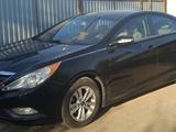 Hyundai Sonata 2013 года за 3 750 000 тг. в Уральск – фото 2