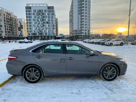 Toyota Camry 2017 года за 9 900 000 тг. в Астана – фото 5