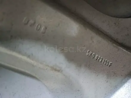 Капот Vw Golf 6 за 70 000 тг. в Алматы – фото 3