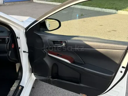 Toyota Camry 2013 года за 9 950 000 тг. в Алматы – фото 23