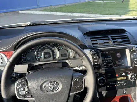 Toyota Camry 2013 года за 9 950 000 тг. в Алматы – фото 28