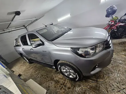 Toyota Hilux 2017 года за 12 500 000 тг. в Атырау – фото 4