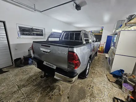 Toyota Hilux 2017 года за 12 500 000 тг. в Атырау – фото 6