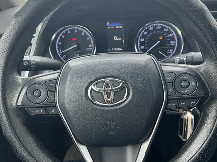 Toyota Camry 2019 года за 11 000 000 тг. в Караганда – фото 7