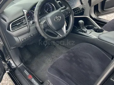 Toyota Camry 2019 года за 11 000 000 тг. в Караганда – фото 4