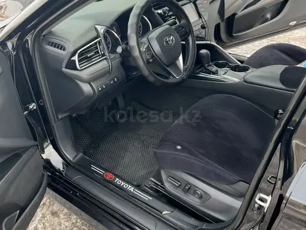 Toyota Camry 2019 года за 11 000 000 тг. в Караганда – фото 5