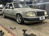 Mercedes-Benz E 260 1988 годаfor1 200 000 тг. в Усть-Каменогорск