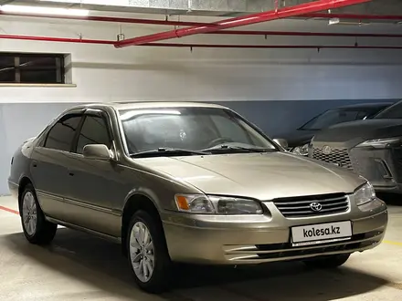 Toyota Camry 2000 года за 3 500 000 тг. в Астана – фото 32