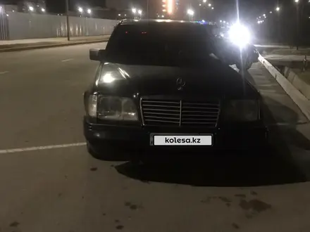 Mercedes-Benz E 220 1993 года за 900 000 тг. в Талдыкорган