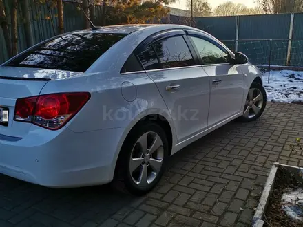 Chevrolet Cruze 2012 года за 4 200 000 тг. в Актобе – фото 14