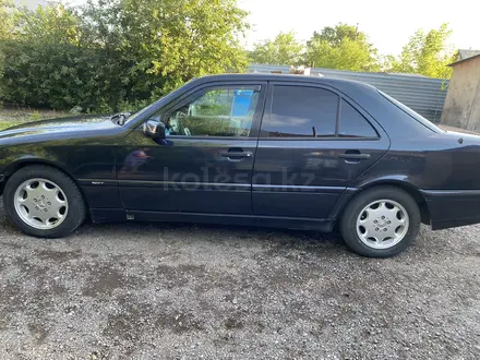 Mercedes-Benz C 280 1996 года за 2 500 000 тг. в Астана – фото 3