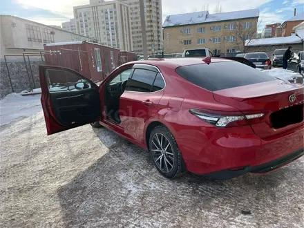 Toyota Camry 2021 года за 15 000 000 тг. в Астана – фото 2