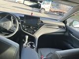 Toyota Camry 2023 года за 18 500 000 тг. в Талдыкорган – фото 5